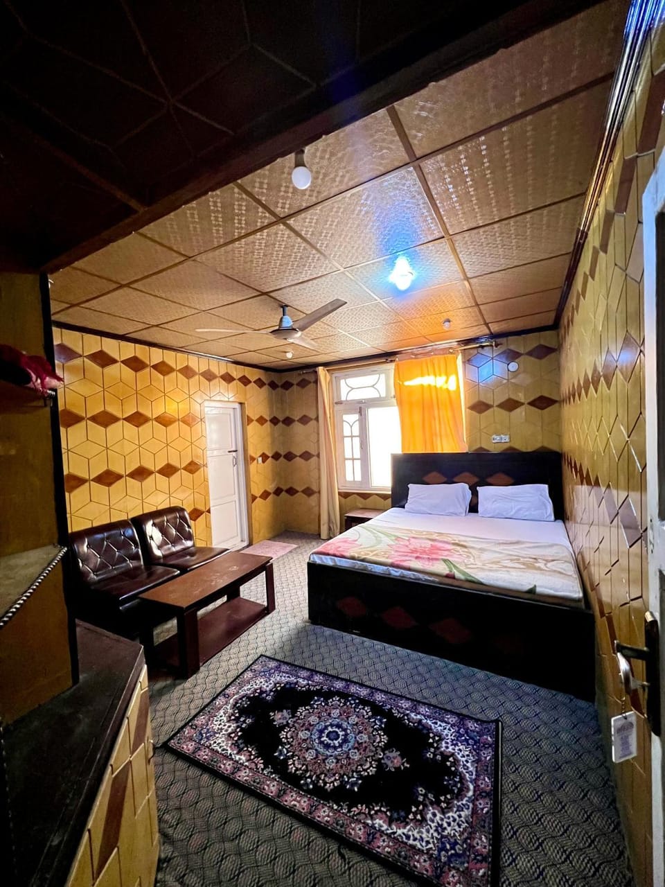 Bed, Photo of the whole room, Seating area, Bedroom