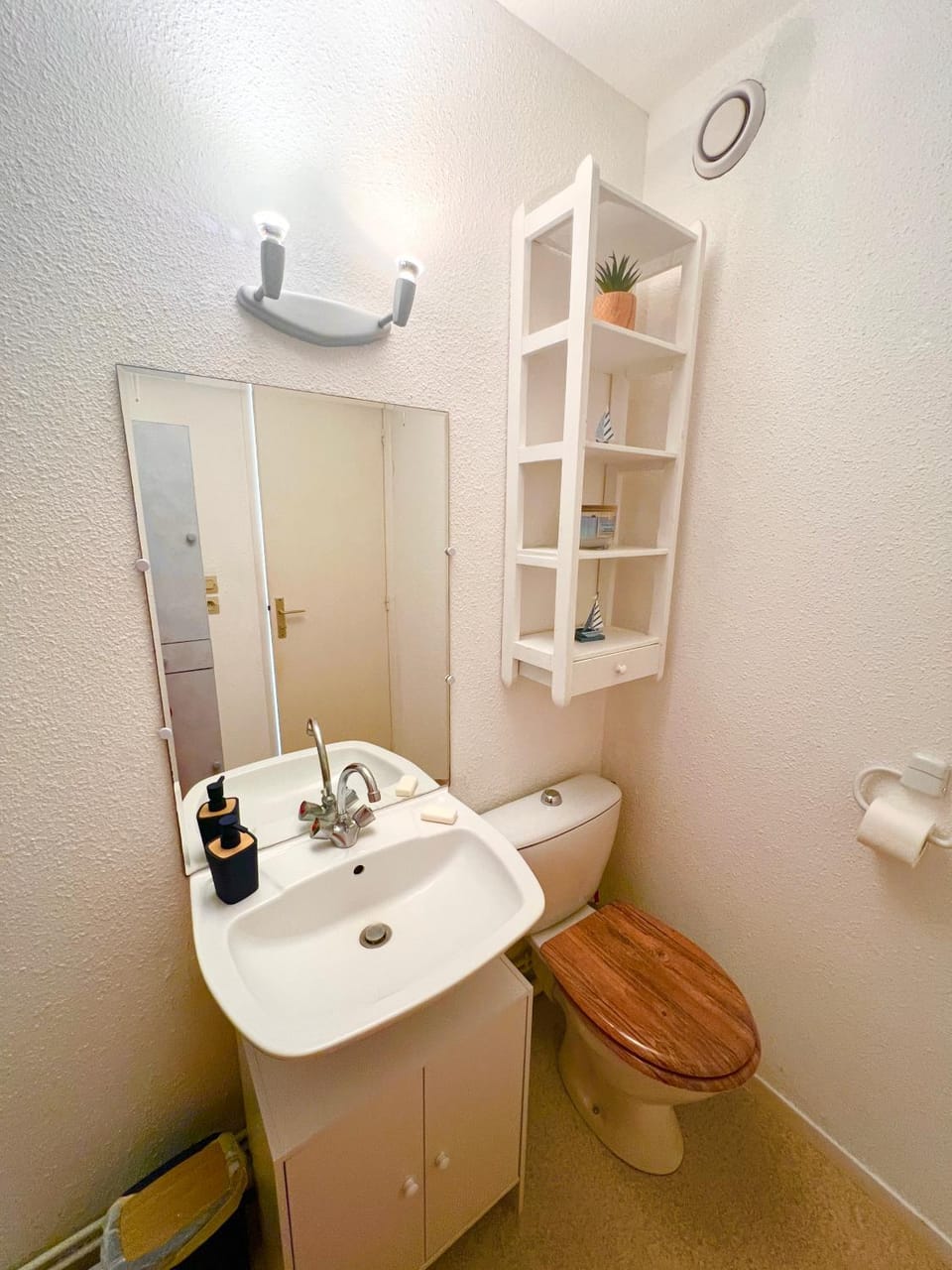 Toilet, Bathroom