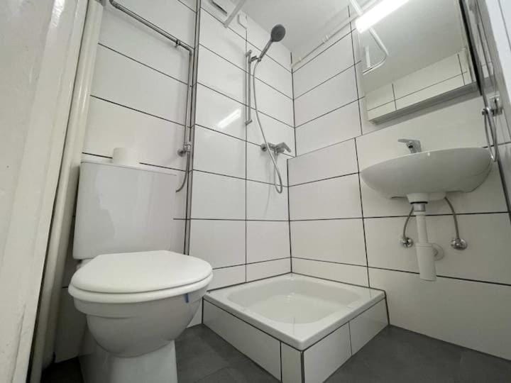 City center Flats in Zurich Downtown, Jakobade - Self Checkin Apartment in Zurich City