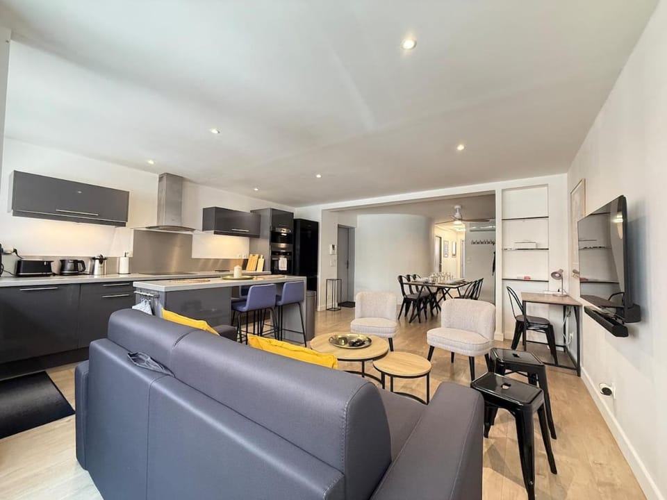 TV and multimedia, Kitchen or kitchenette, Living room