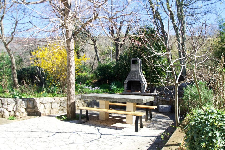 Patio, Natural landscape, BBQ facilities, Garden, Dining area, Garden view