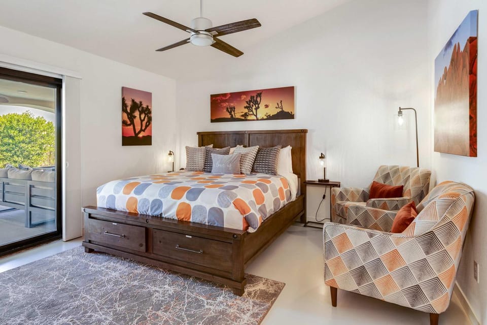 Casa de Arcos with Private Hot Tub House in Palm Springs