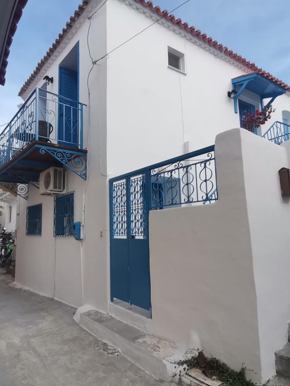 Property building, Balcony/Terrace