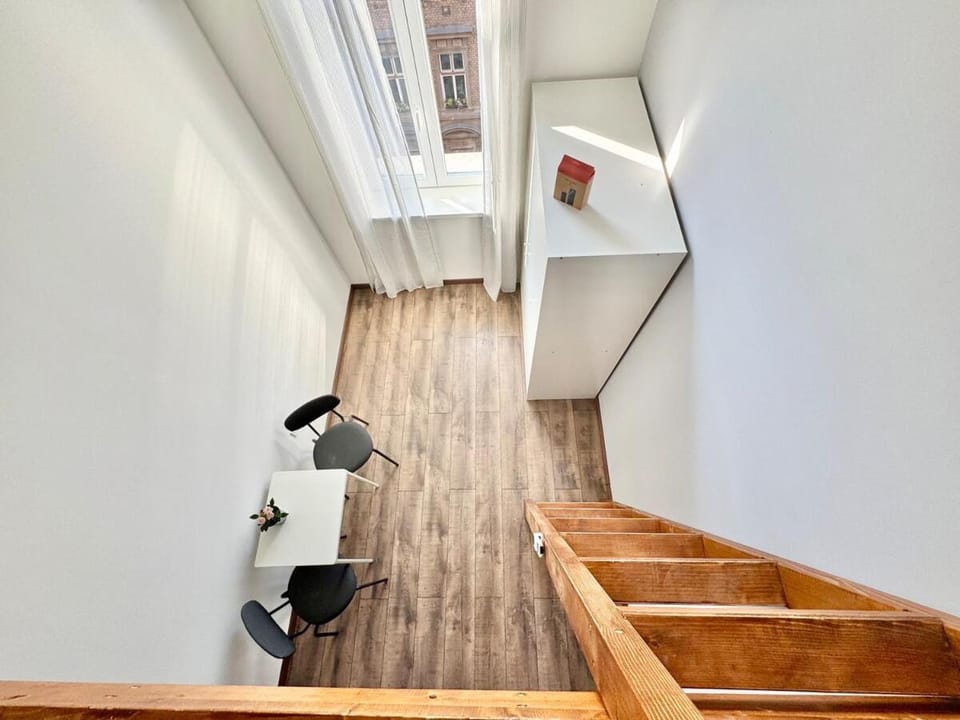 K87 Central Renovated 6BR Apartment in Budapest