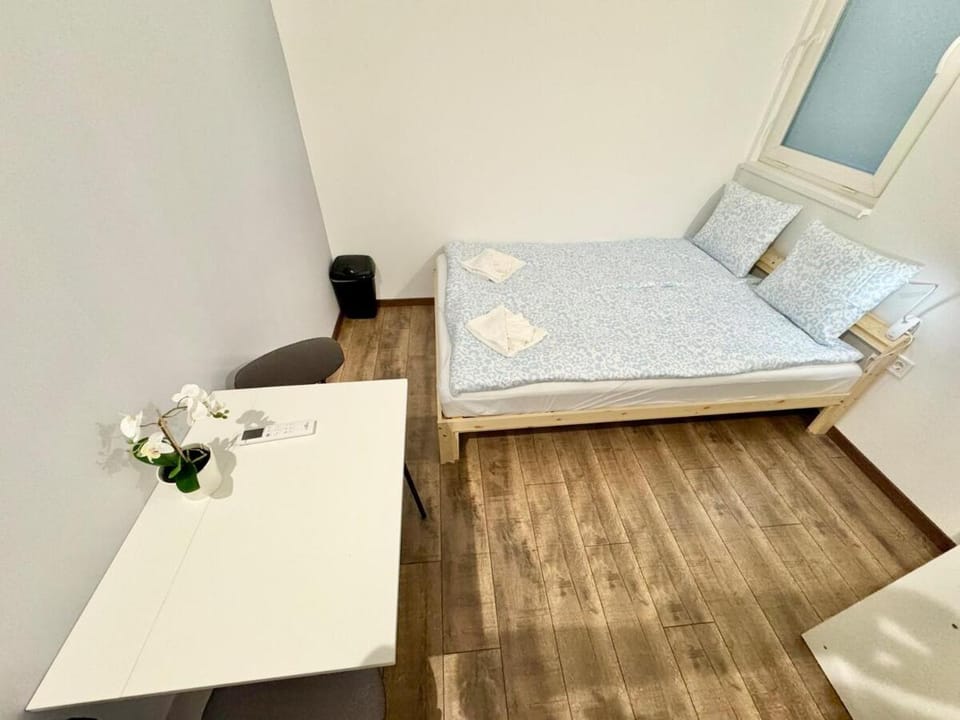 K87 Central Renovated 6BR Apartment in Budapest