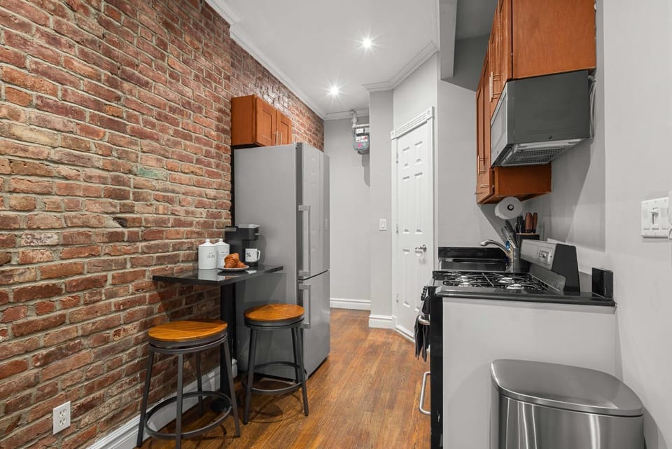 Coffee/tea facilities, Kitchen or kitchenette, Dining area, dishwasher, minibar, oven, stove, toaster