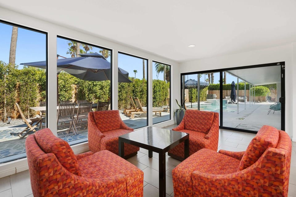 Aurora Oasis - Stylish 4 BDR House in Palm Springs