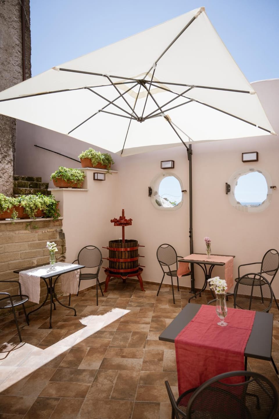 Property building, Patio, Inner courtyard view