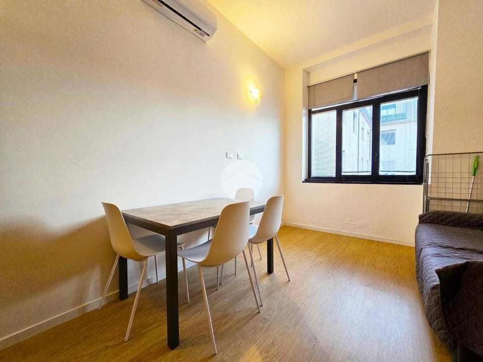 Living room, Seating area, Dining area, air conditioner