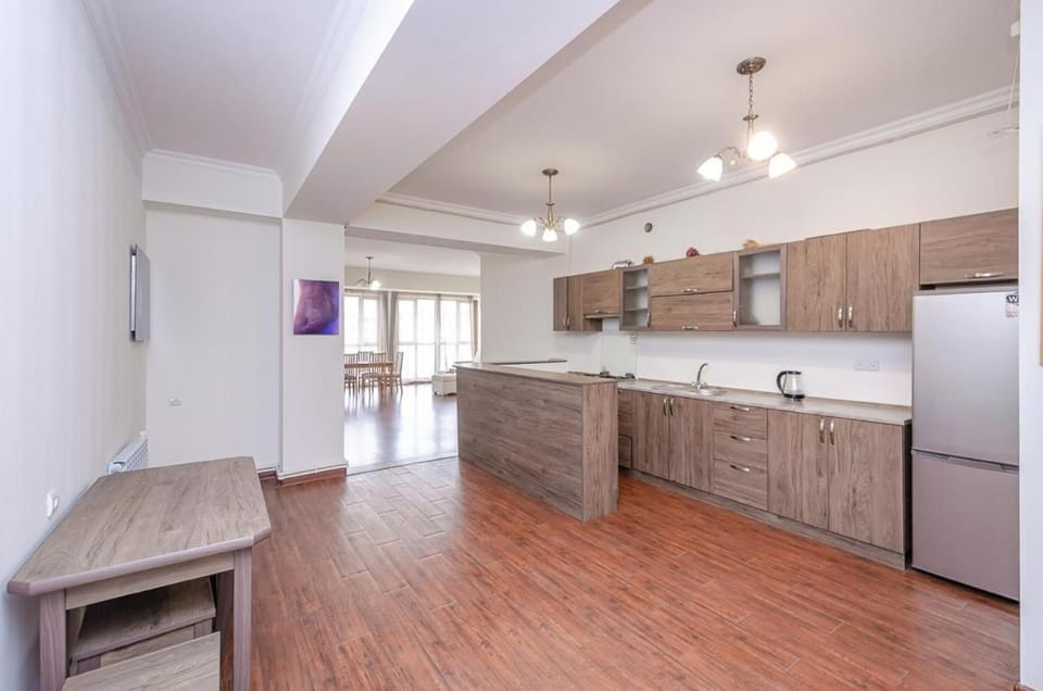 35new building three-room apartment in the very center Apartment in Yerevan