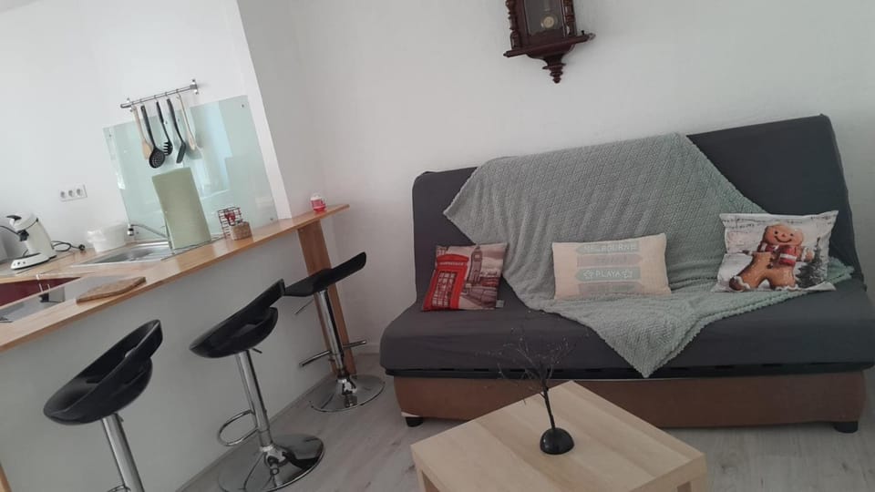 Bed, Living room