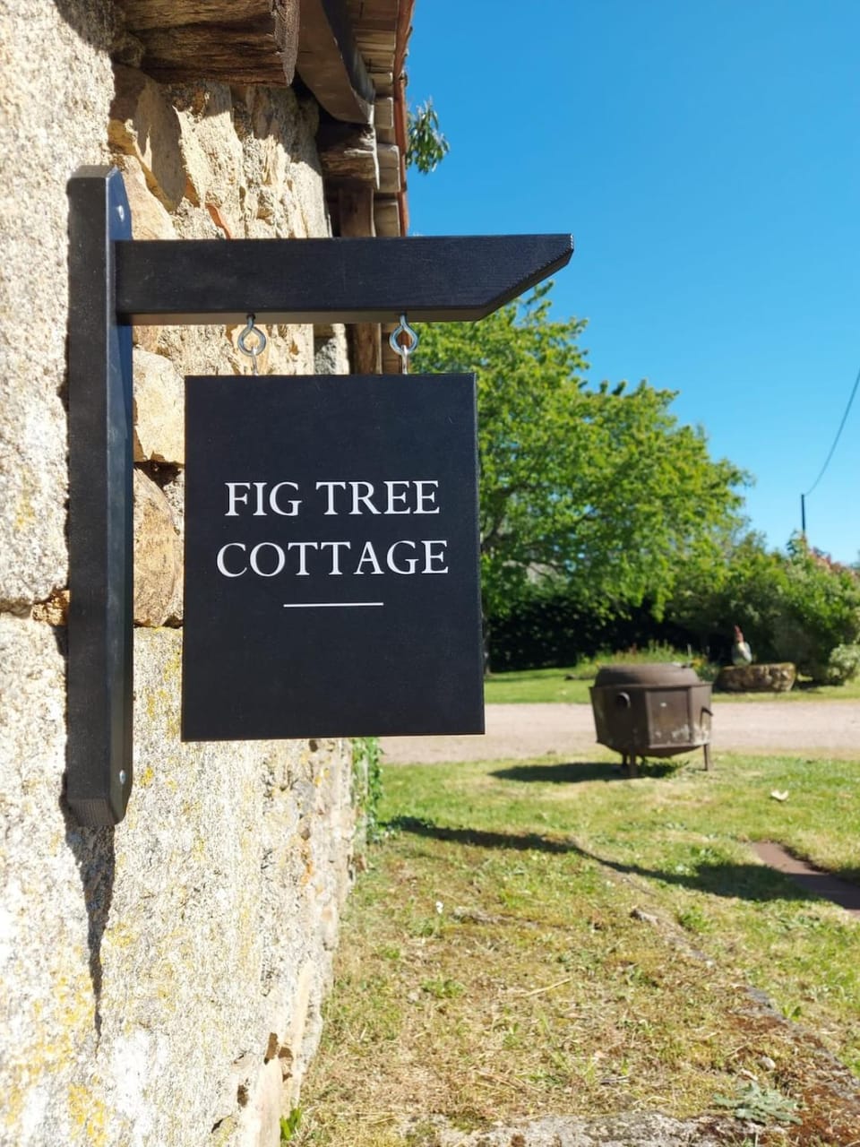 Fig Tree Cottage 1 x Super King or 2 x Single Beds Apartment in Nouvelle-Aquitaine