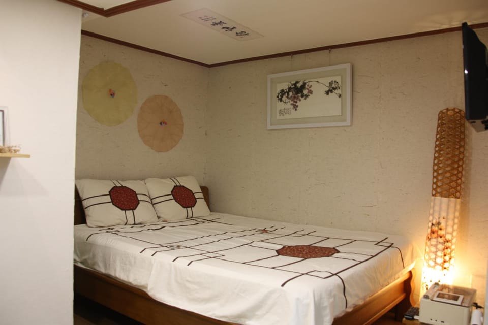 Lydia Craft Guesthouse Bed and Breakfast in Seoul