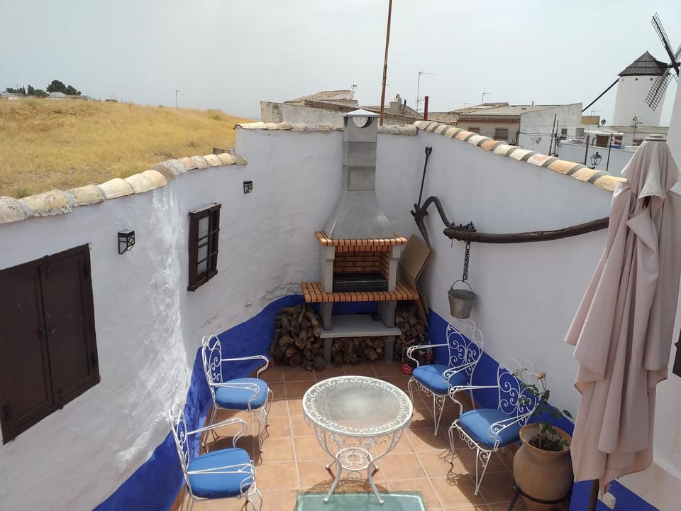 Casa Cueva EL ATARDECER House in La Mancha