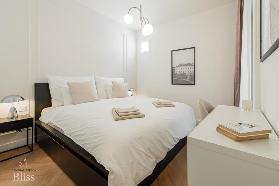 Bed, Day, Bedroom
