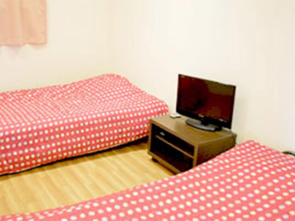 Bed, TV and multimedia, Photo of the whole room