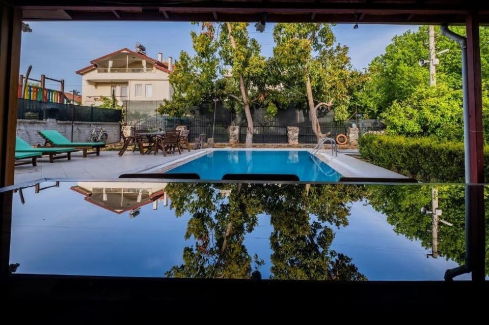 Garden, Swimming pool