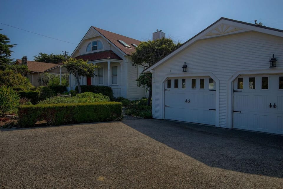 A Victorian Lightkeepers House House in Cambria