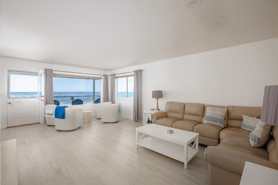 Moonstone Beachfront Escape House in Cambria