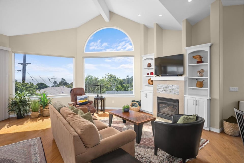 Bixby's Ocean View-Monthly-Spring Special-Mar thru May House in Cambria