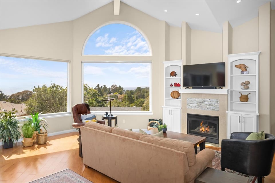 Bixby's Ocean View-Monthly-Spring Special-Mar thru May House in Cambria