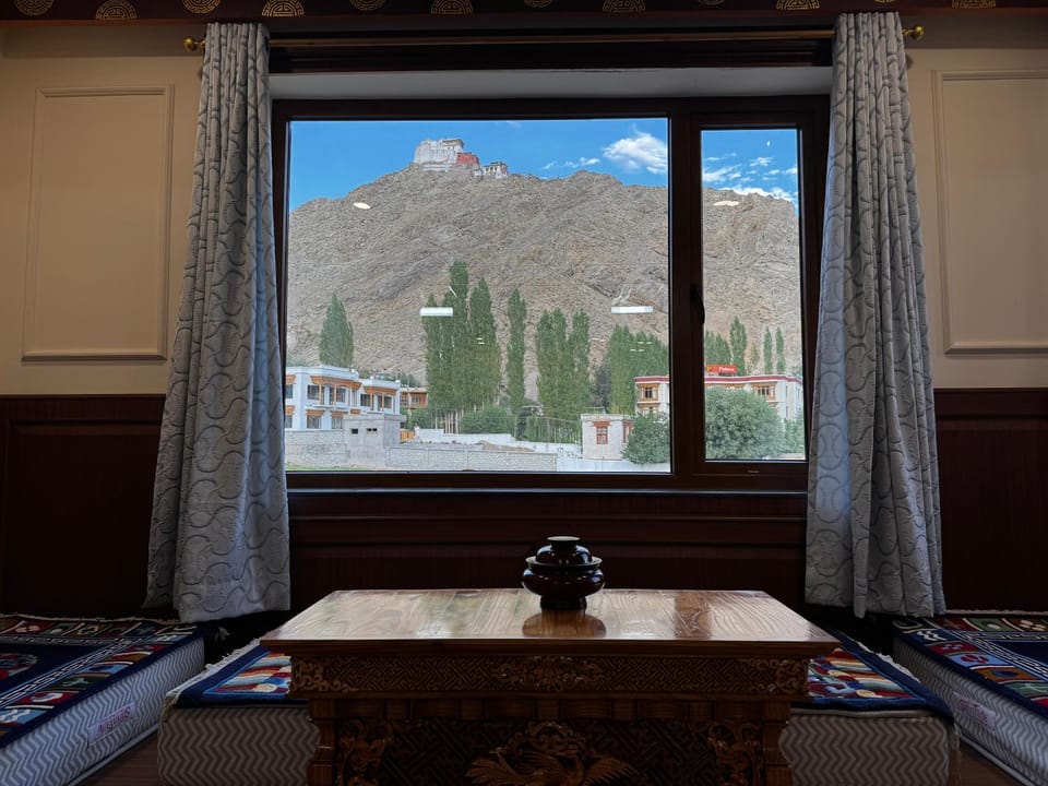 Natural landscape, Dining area, Mountain view