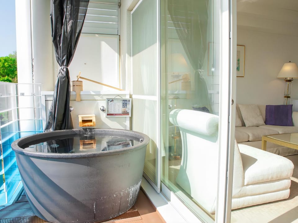 Bathroom, Photo of the whole room