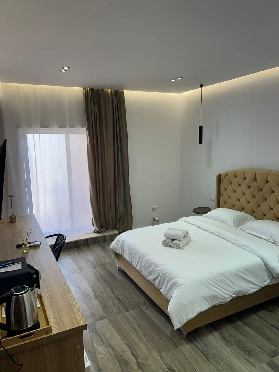 Bed, Kitchen or kitchenette, Living room, Photo of the whole room, Seating area, Bedroom, towels