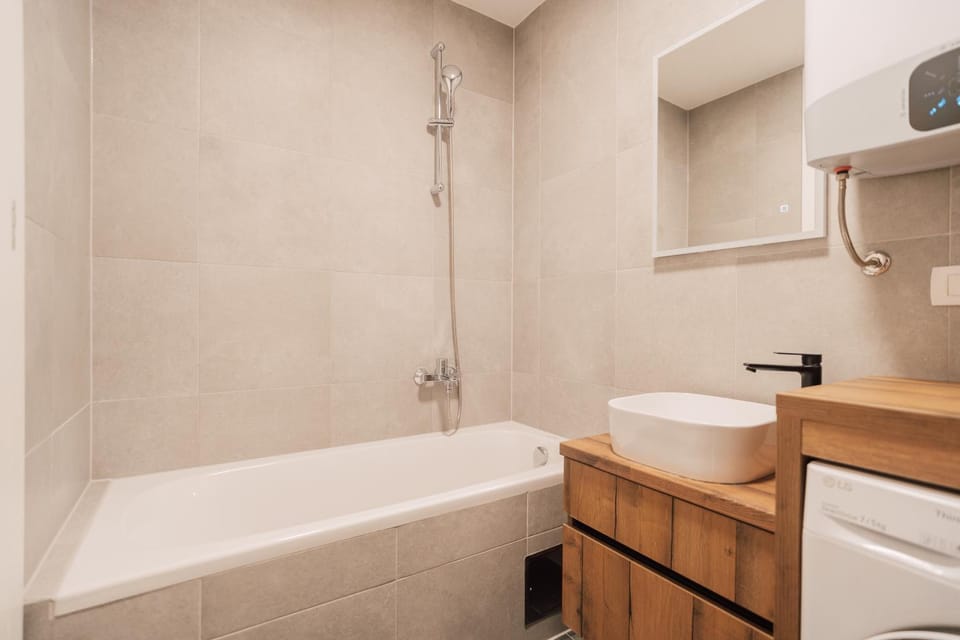 Shower, Bathroom, Bath, towels