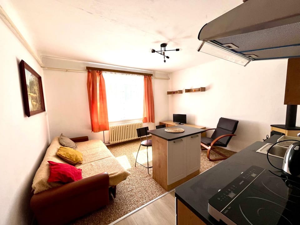 TV and multimedia, Kitchen or kitchenette, Living room, Dining area