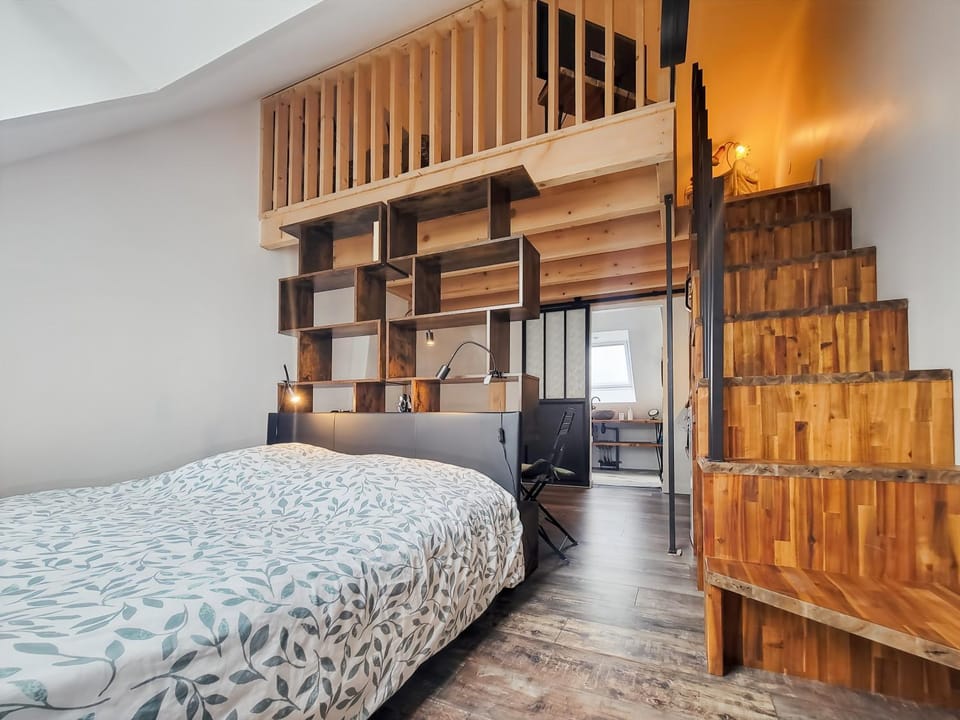 Bed, Photo of the whole room, Bedroom