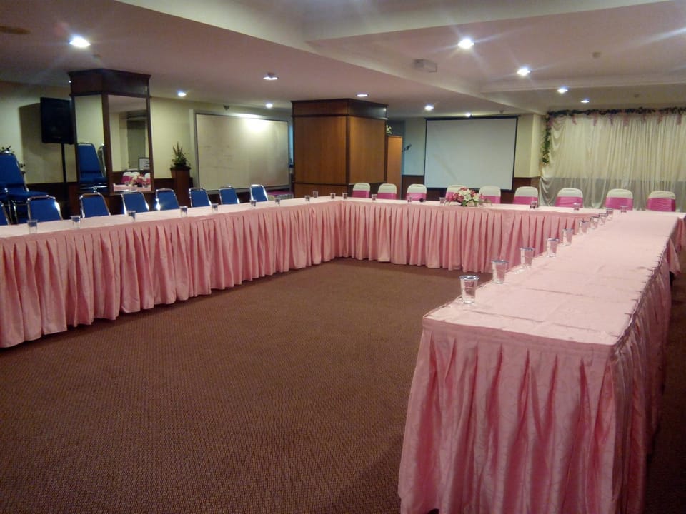 Meeting/conference room