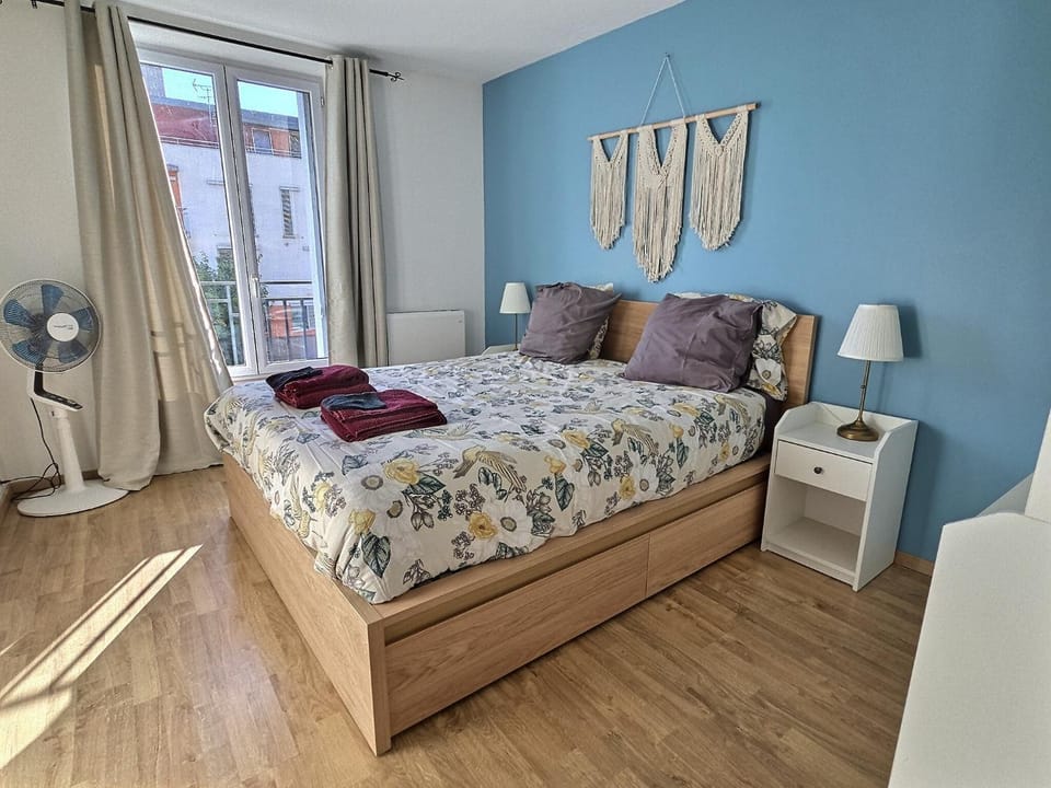 Bed, Night, Bedroom, towels