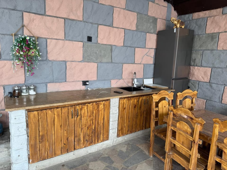 Дом с бассейном в Ереване House in Armenia