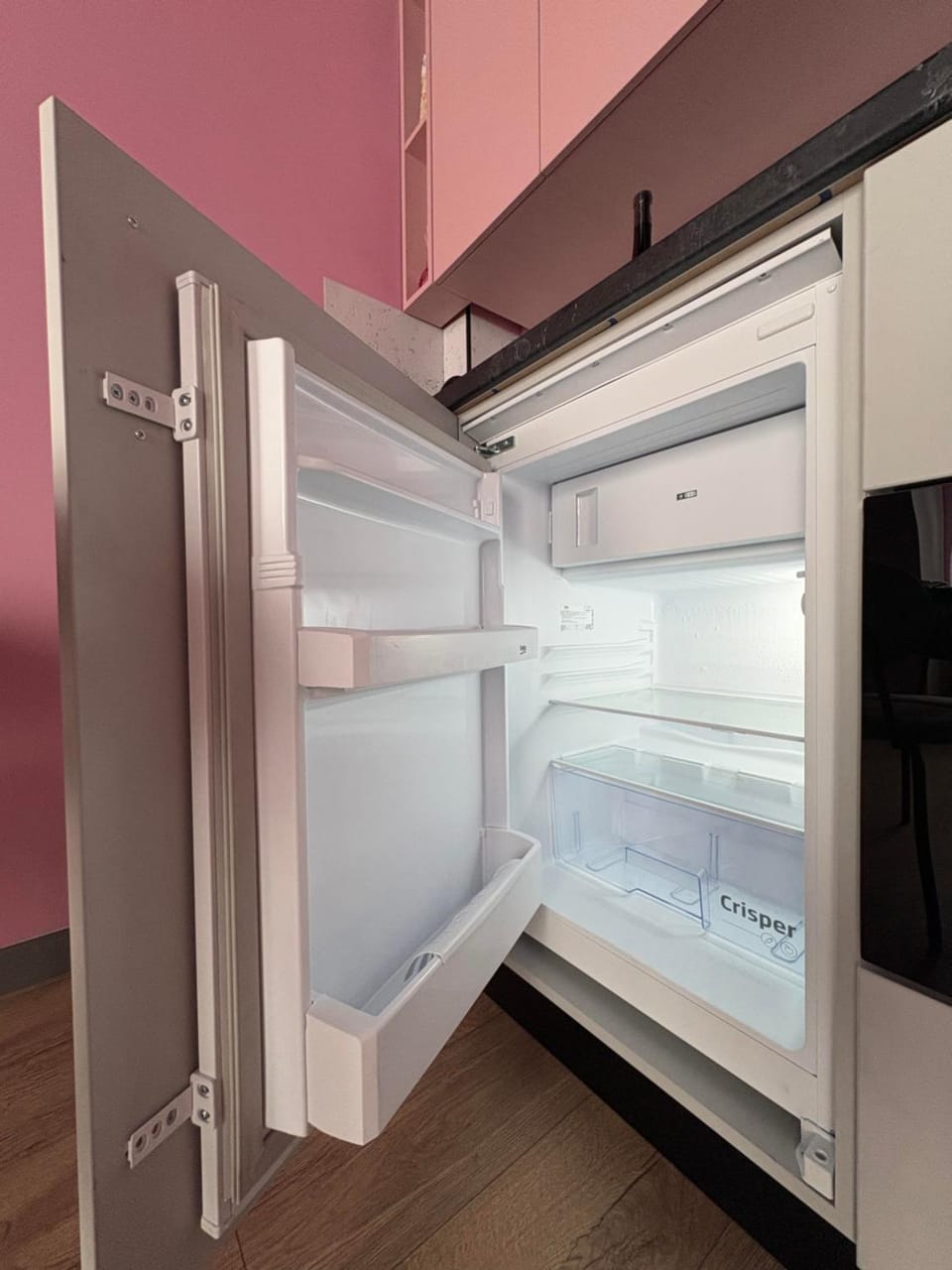Kitchen or kitchenette, minibar
