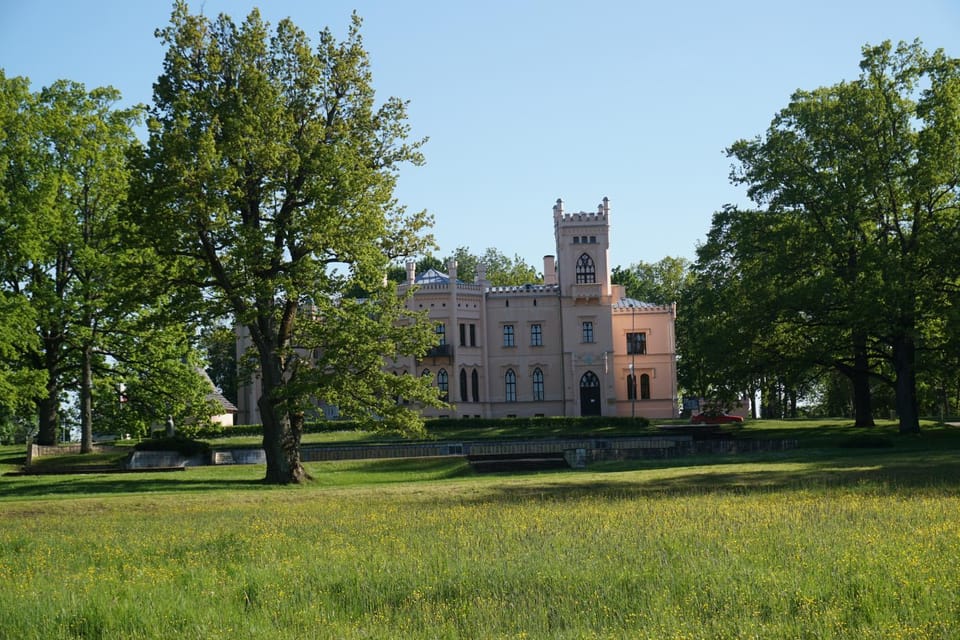 Nearby landmark, Natural landscape, Activities