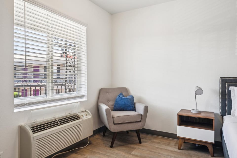 Spectra Paradise 406 I Spacious Studio Apartment in Paradise