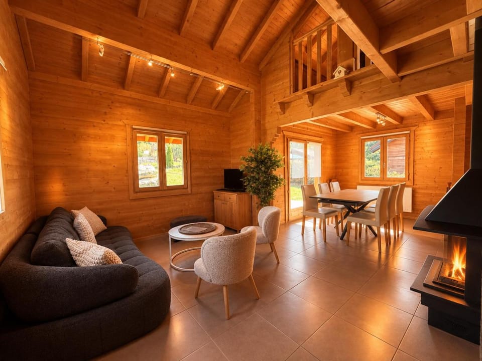 Communal lounge/ TV room, TV and multimedia, Living room
