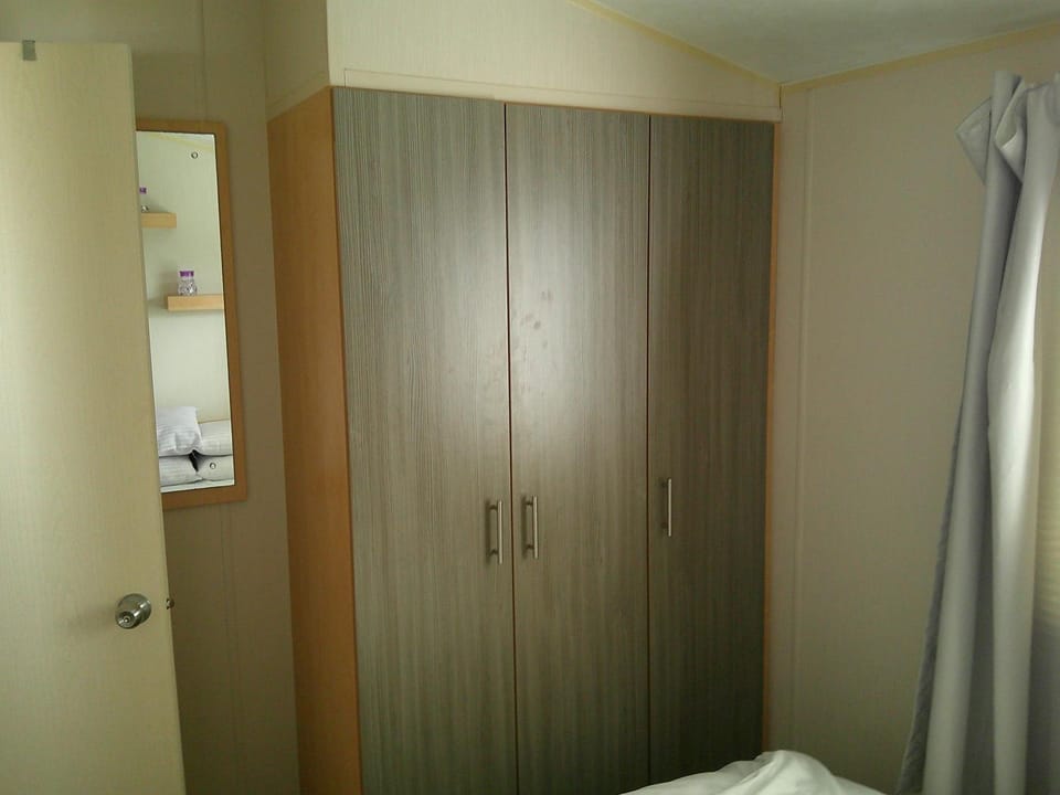 Bedroom, wardrobe