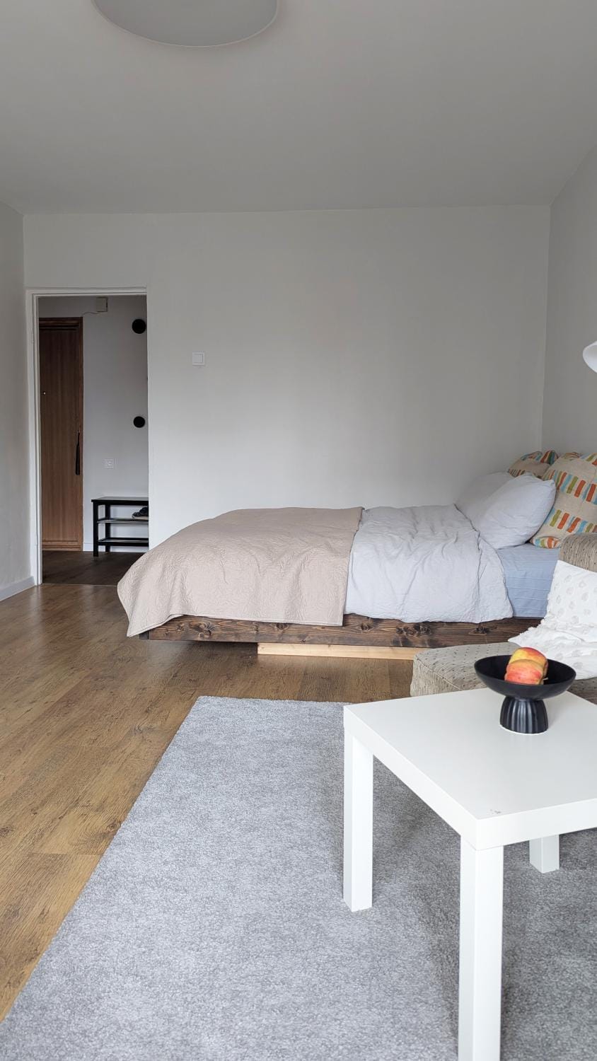Day, Bedroom