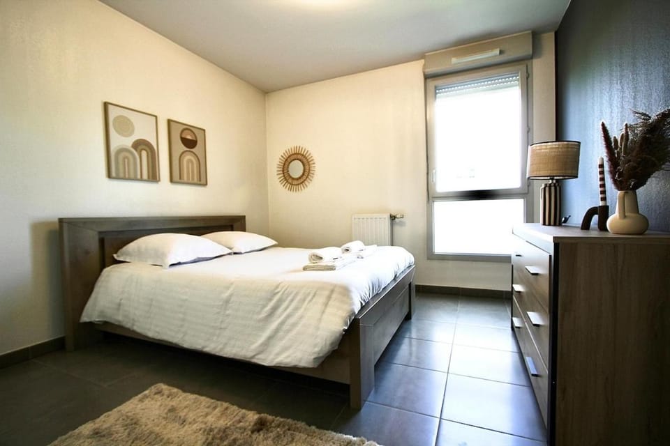 Appartement proche grands axes - parking privé Apartment in Auvergne-Rhône-Alpes