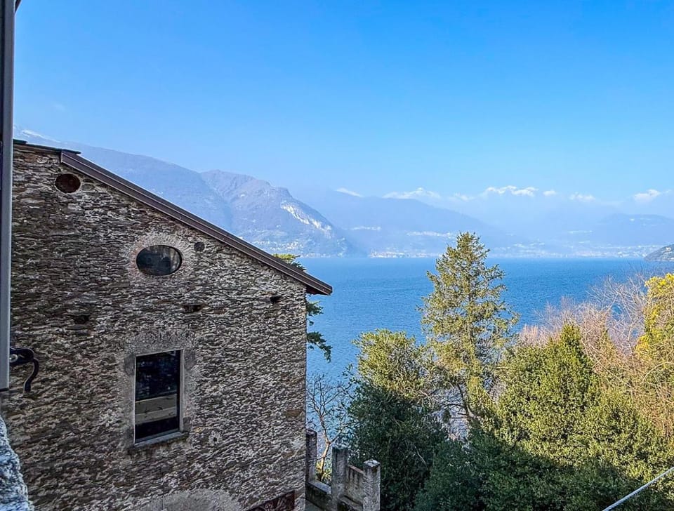 Oleander Castle - Housing among Lake and Castle Apartment in Province of Lecco