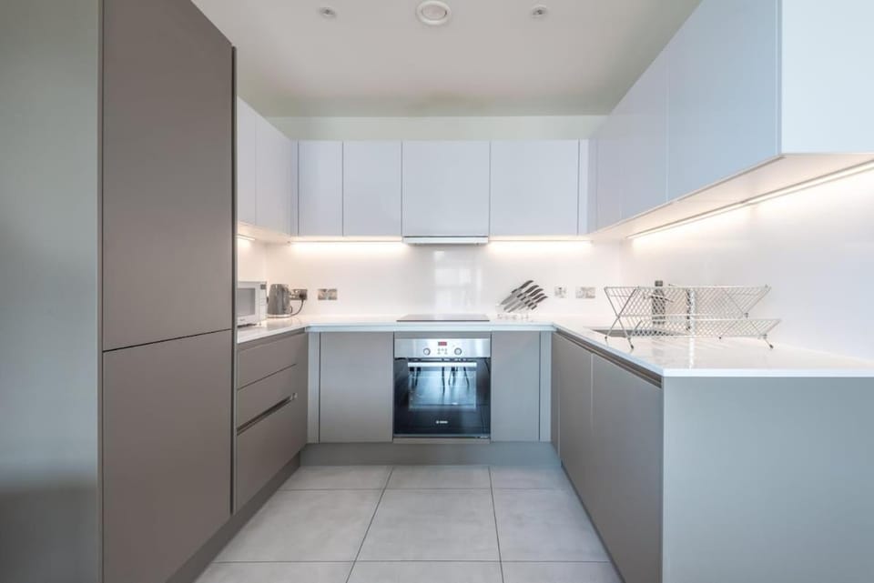 Stunning Apartment with Private Terrace Apartment in Wembley