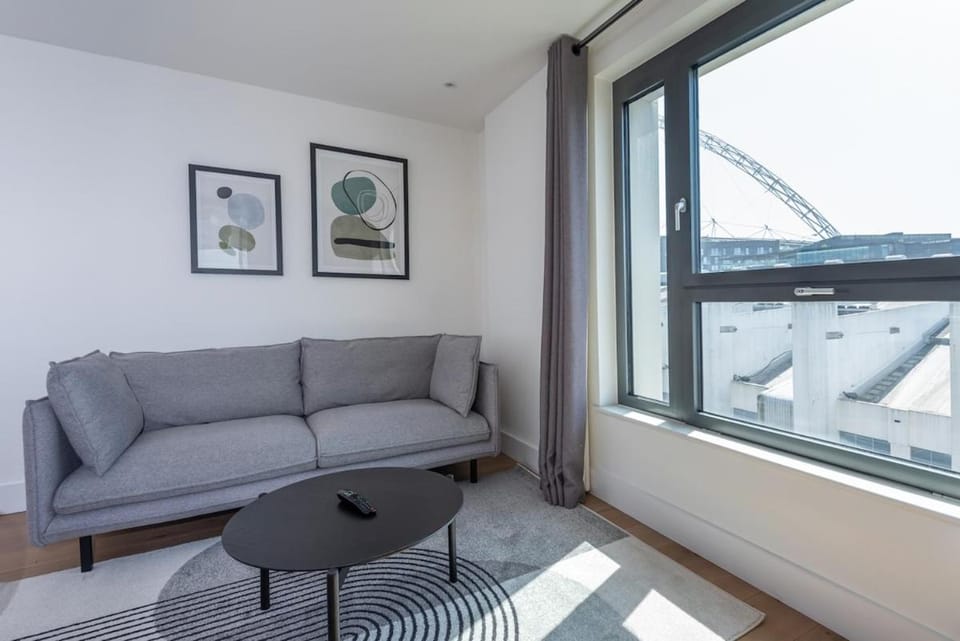 Stadium View Flat with Terrace, Gym & Co-Working Apartment in Wembley