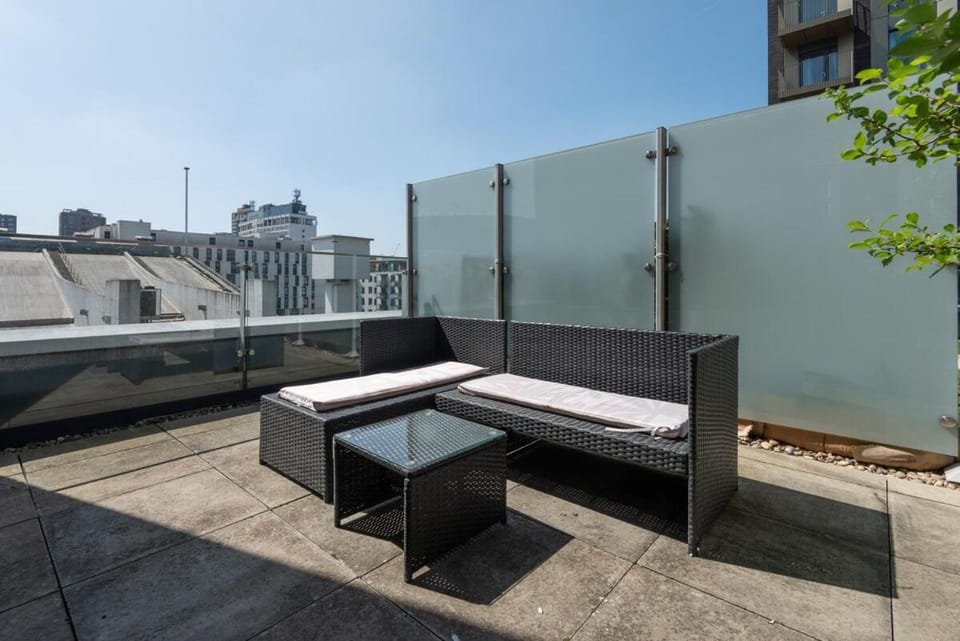 Stunning Apartment with Private Terrace Apartment in Wembley