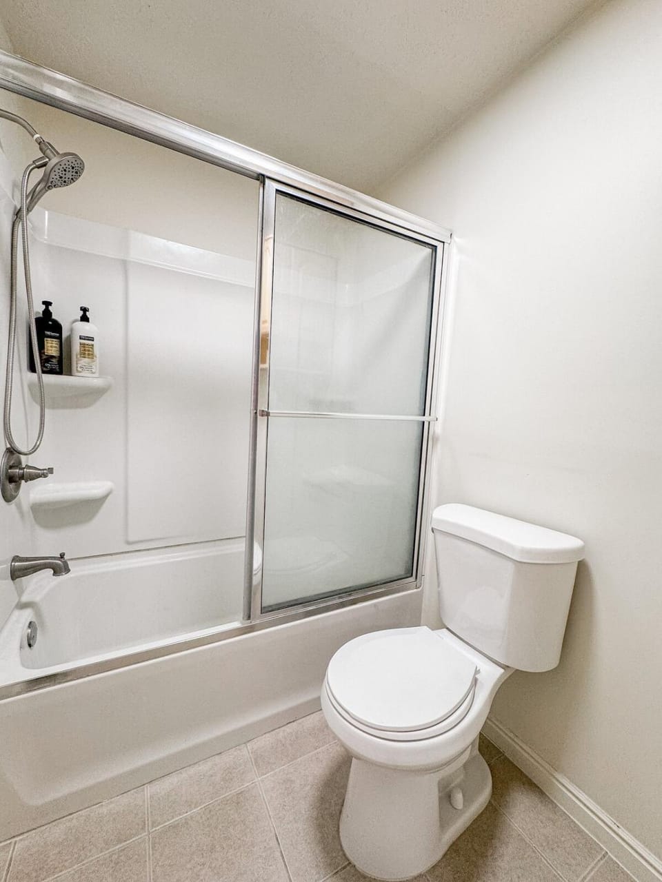 Family Retreat Near SLC Airport 6 BR 3 Bath House in West Valley City