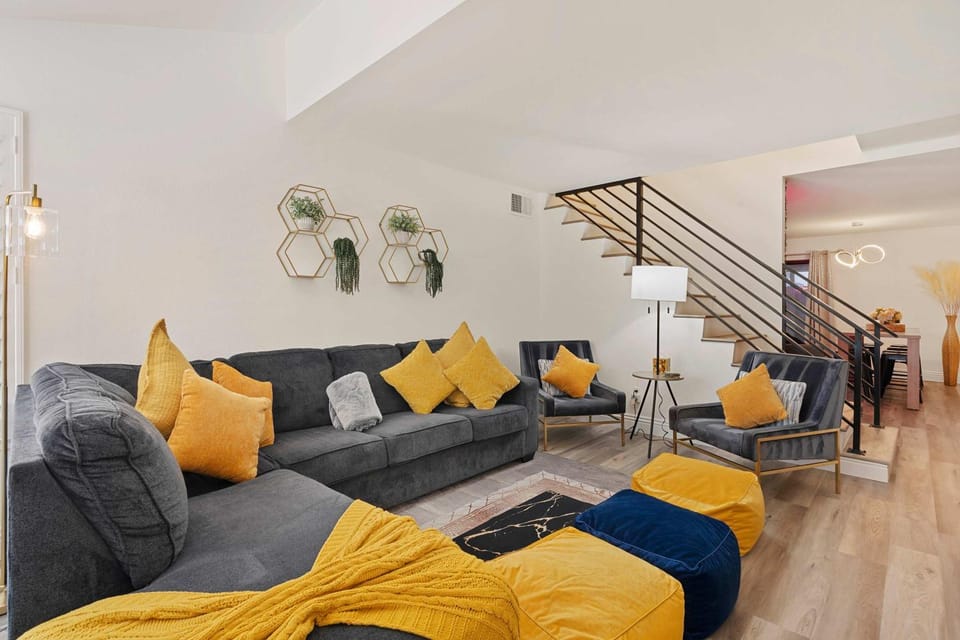 4Bd l Pool & Tennis Access l 5 mi downtown PS House in Cathedral City