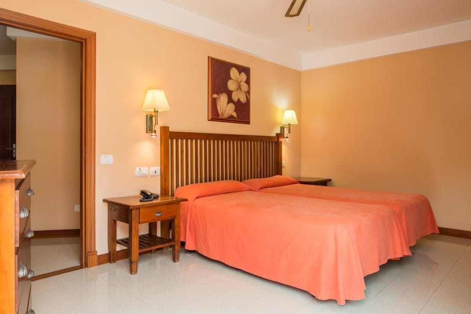 Aparthotel El Galeón Apartment in La Palma