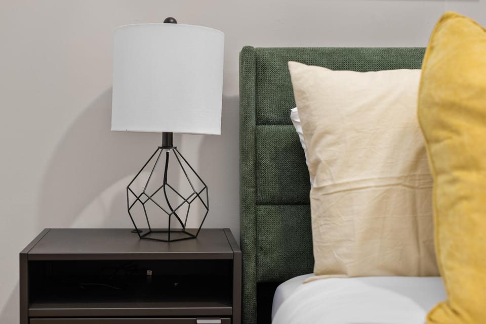 Bed, Living room, Photo of the whole room, Seating area, Bedroom