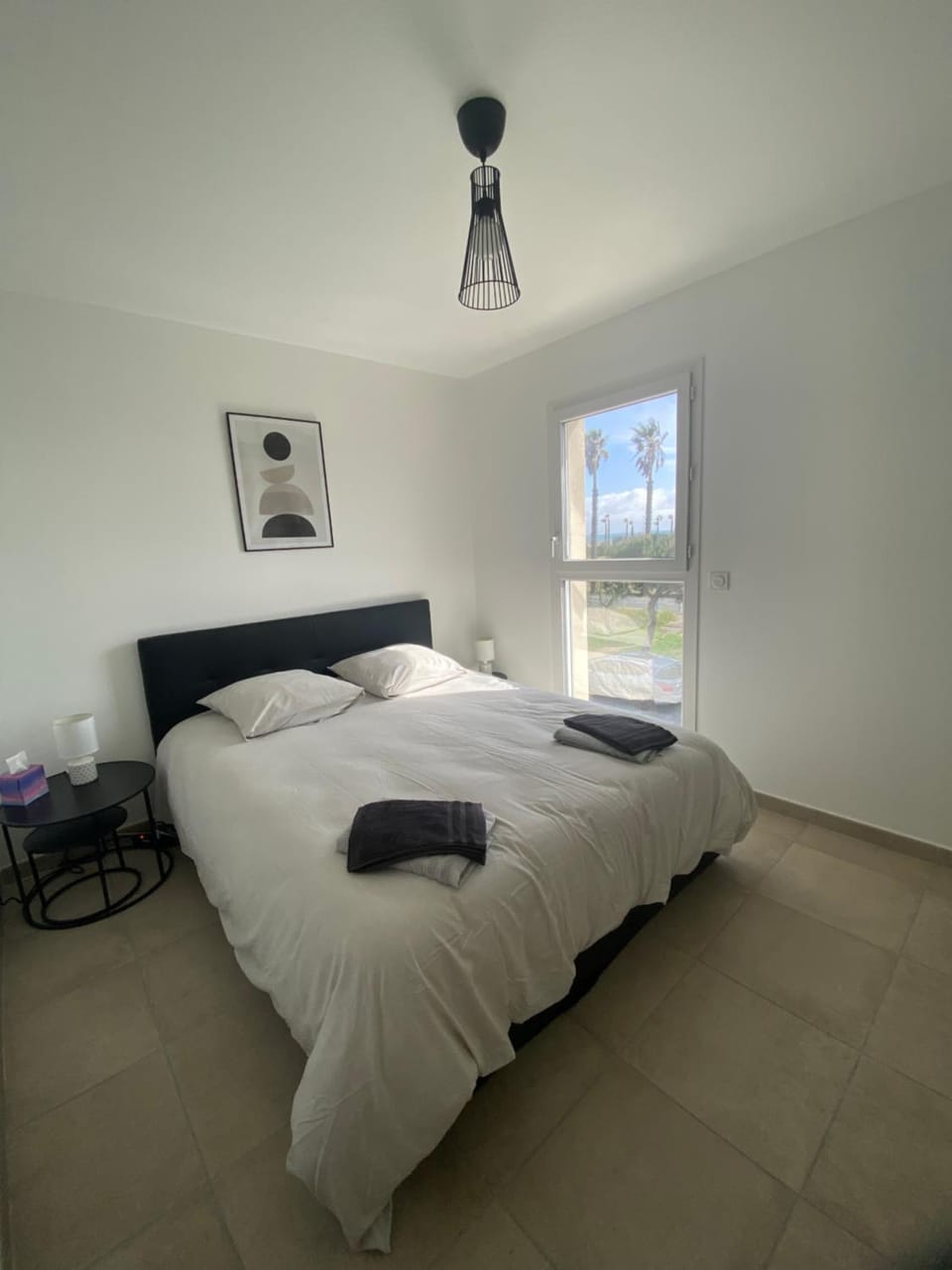 Bed, Photo of the whole room, Sea view